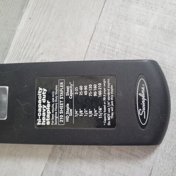 Swingline High-Capacity Heavy Duty Stapler 160 Sheet Capacity - Picture 4 of 6